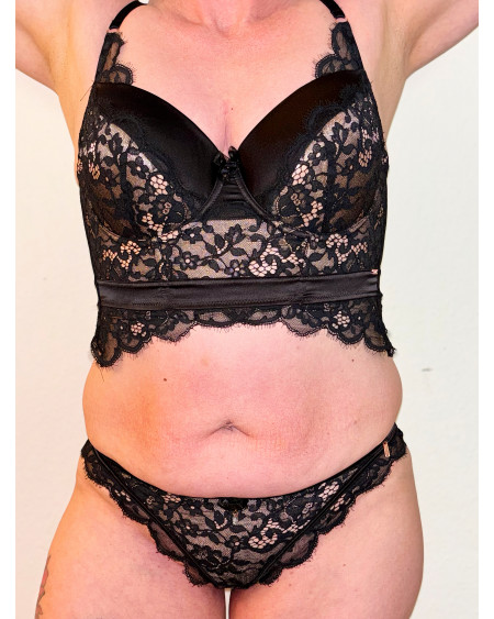 Schwarzes Dessouset mit Slip 