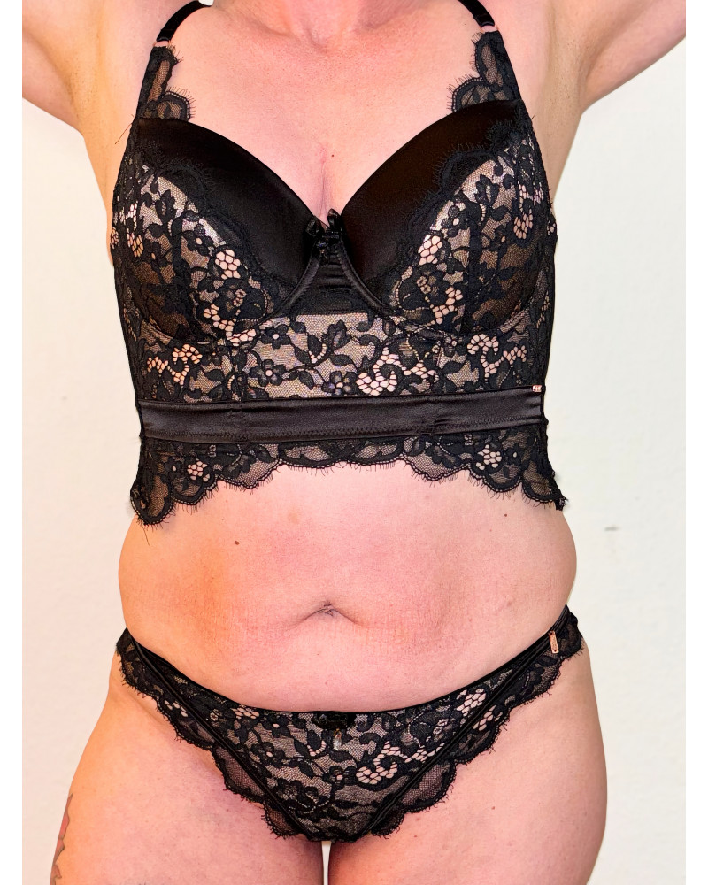 Schwarzes Dessouset mit Slip 