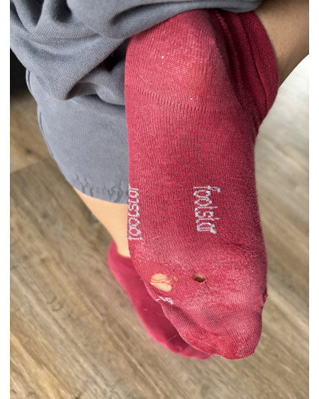 Socken mit Loch 