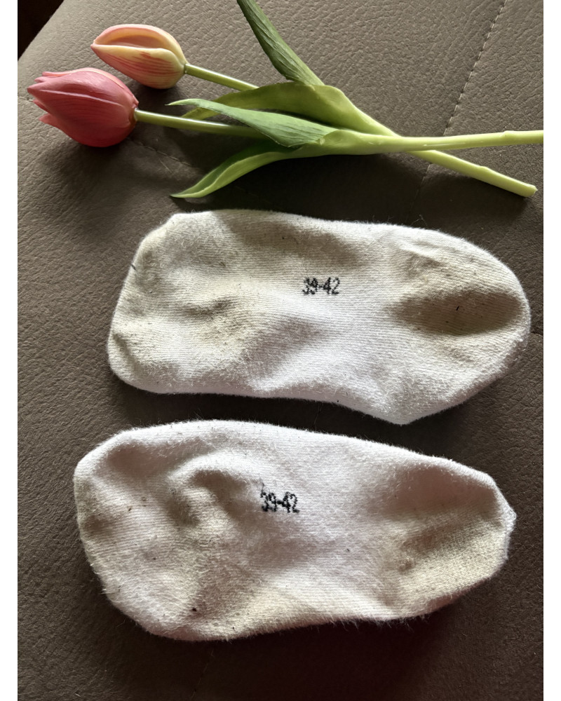 2 Tage getragene Socken weiß