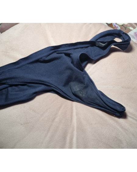 Exklusiver Tanga – intensiv getragen, sinnliche Spuren / Exclusive Thong – Heavily Worn, Sensual Marks