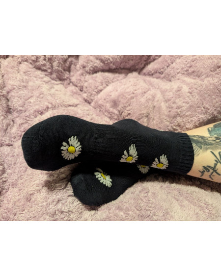 Meine süßen schwarzen Gänseblümchen-Söckchen