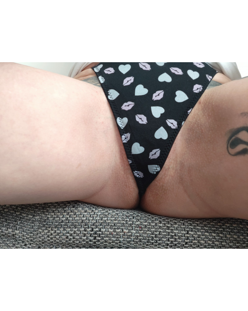 Knapper String möchte zu großen Händen 