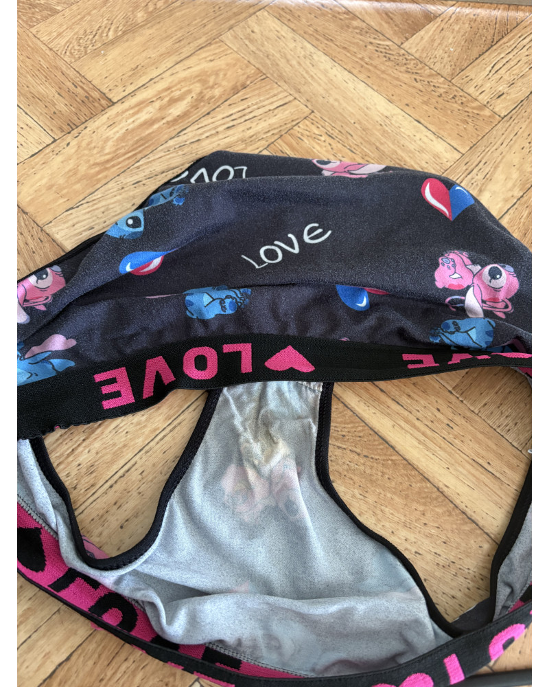 Verspieltes Höschen sucht neuen Besitzer 