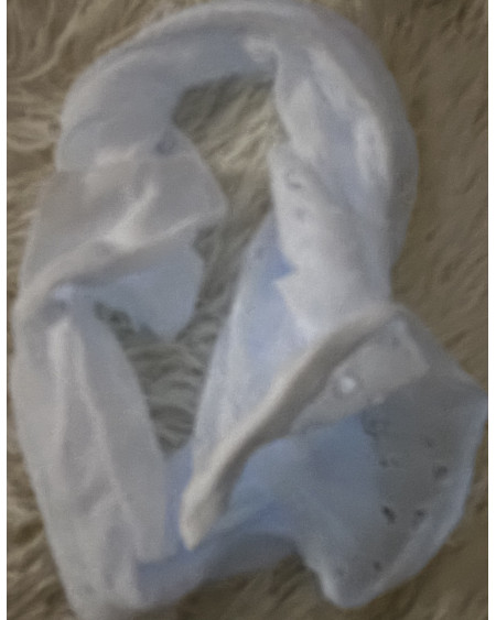 Netzstrumpfhose am Tage weiß und Nachts blau