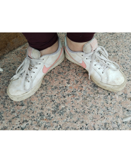 Olle Nikes mit 10 Fotos