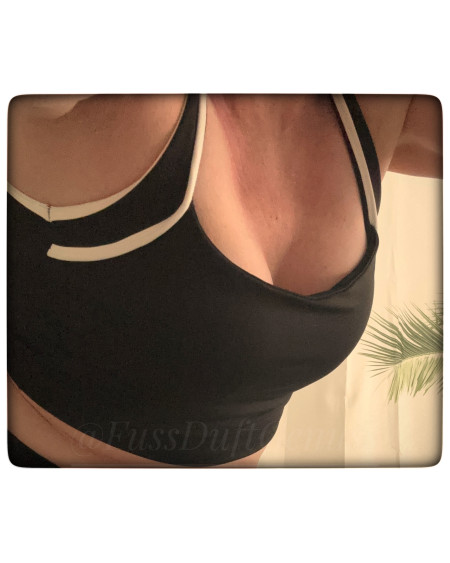 Sport-BH vollgesaugt 🏋️‍♀️ 
