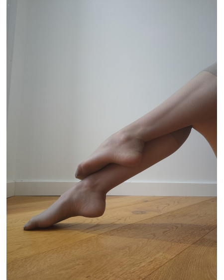 Chaussettes hautes (mollet) en nylon couleur grise
