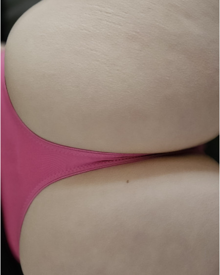Getragener String rosa