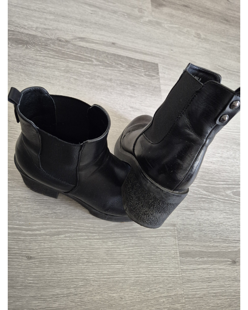 Getragene Schuhe