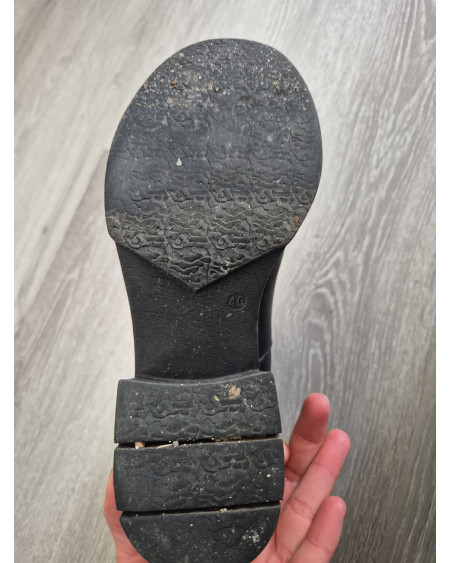 Getragene Schuhe