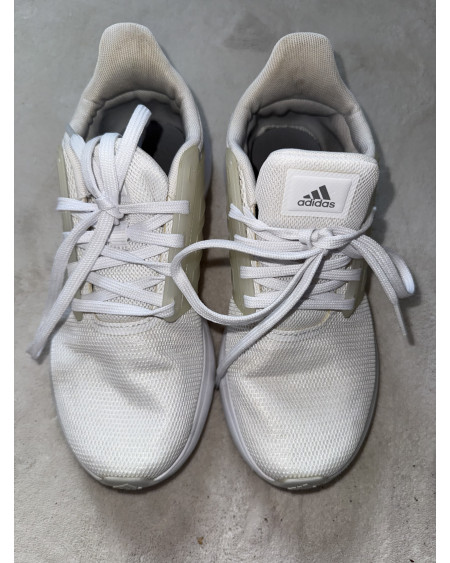 Weiße Adidas Sneaker